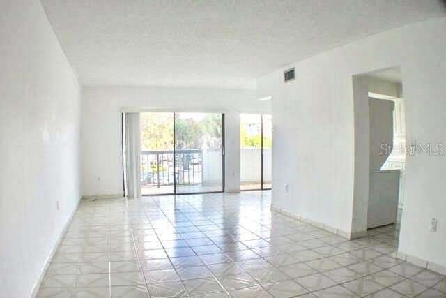 Building Photo - 5900 SW 127th Ave