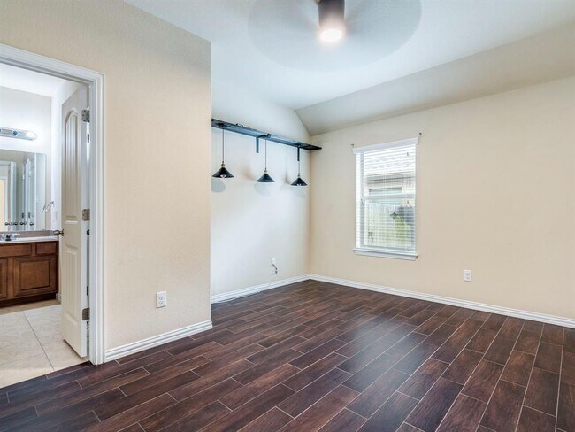 Building Photo - 327 Saffron Springs