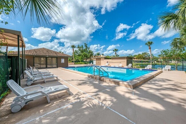 Building Photo - 935 Sunridge Way