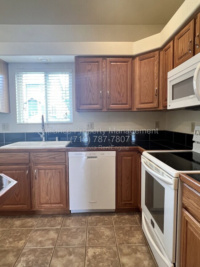 Building Photo - 6944 Lost Springs Dr