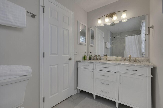 Building Photo - 5920 Triplett Square