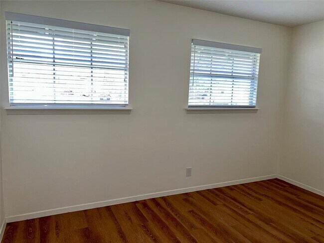 Building Photo - 6505 Middleham Pl