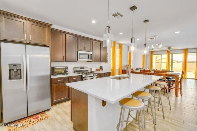 Building Photo - 17723 W Bajada Rd