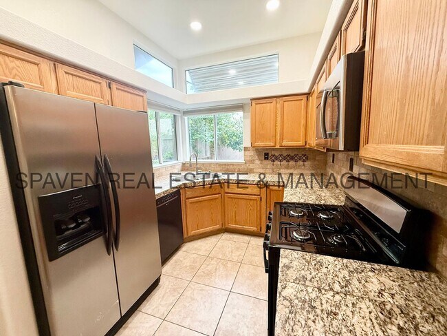 Building Photo - Charming Menifee Home