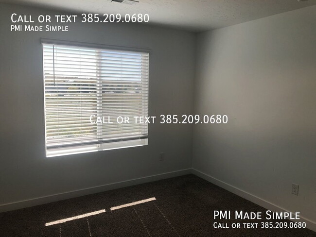 Building Photo - 1040 W Broadleaf Dr