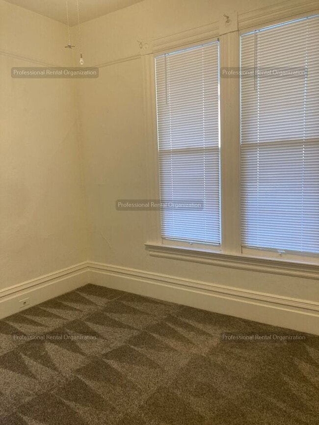 Building Photo - One bedroom Gem in Heart of Quaint, Historic West Petaluma