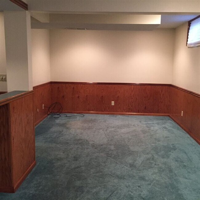 Building Photo - Beautiful 3-BR 2-Bath Home with Finished Basement on Goshen's South Side Available