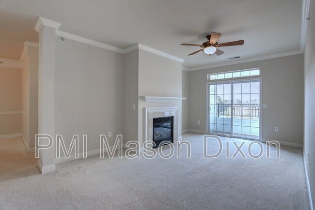 Building Photo - 5801 Clipper Ln