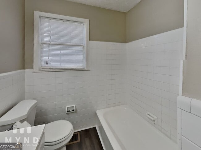 Building Photo - 1284 Westmont Rd SW