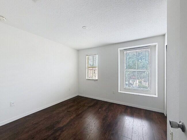Building Photo - 8723 Sheldon Creek Blvd