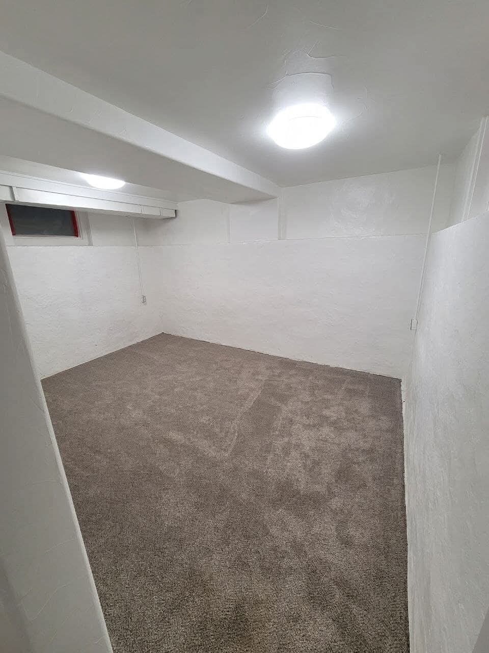 Building Photo - 1528 E Orman Ave