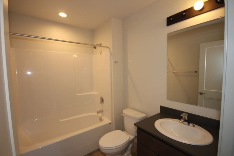 Building Photo - 718 Edgewood Pl