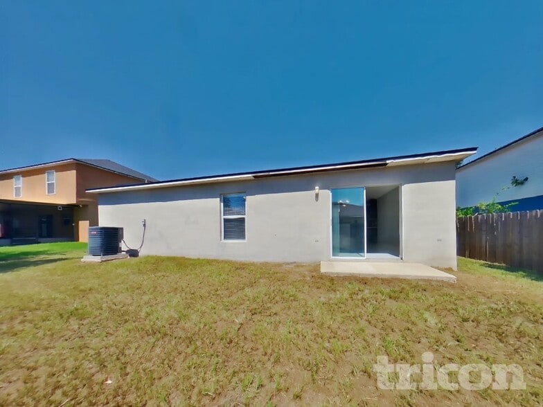 Building Photo - 7396 Prosperity Park Rd N