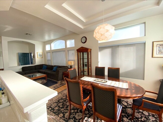 Building Photo - FURNISHED Mission Valley TOWNHOME! Enjoy S...