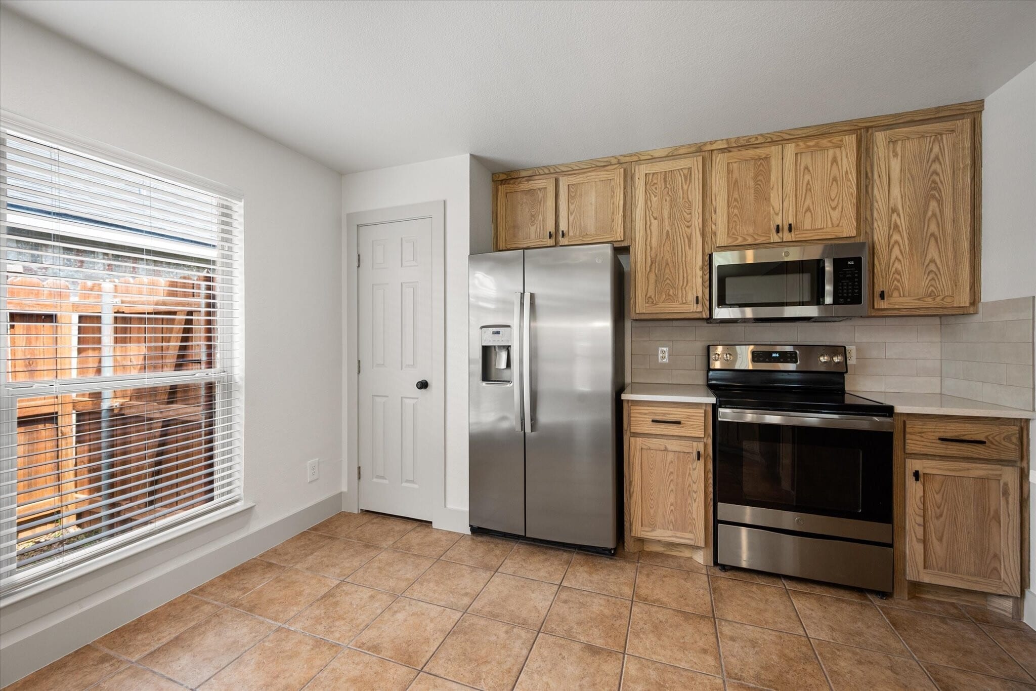 Building Photo - 5021 Bayberry Dr