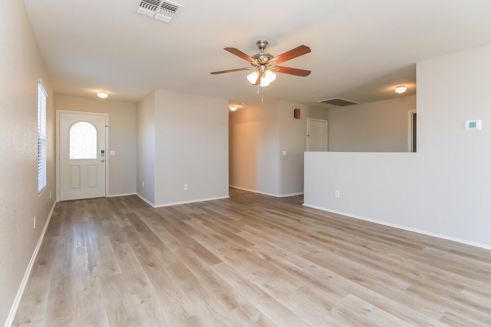 Building Photo - 1006 S Clancy Cir