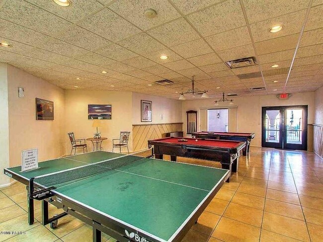 Building Photo - 7820 E Camelback Rd