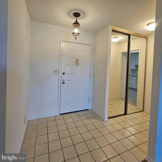 Building Photo - 8340 Greensboro Dr