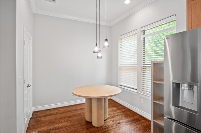 Building Photo - 1409 Rosedale St