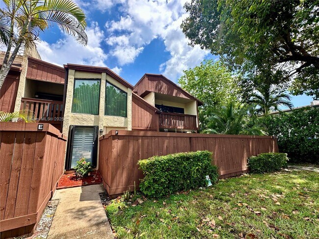 Building Photo - 7034 SW 114th Pl