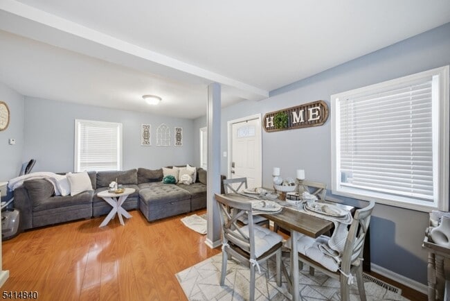 Building Photo - 94 S 21st Ave