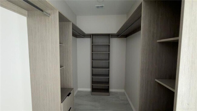 Building Photo - 16 Paola St