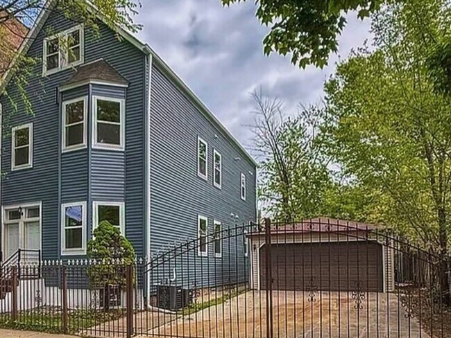 Primary Photo - 6445 S Rhodes Ave