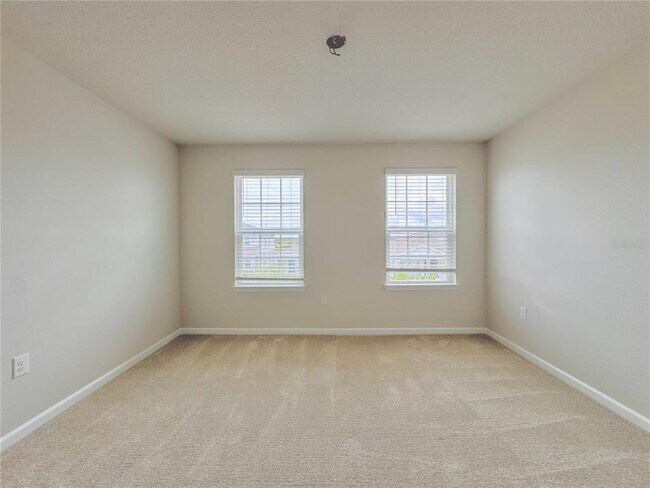 Building Photo - 2048 Airedale Wy