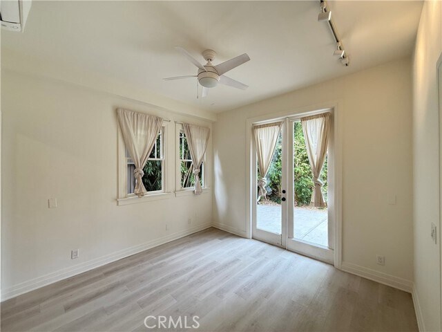Building Photo - 706 6th Ave