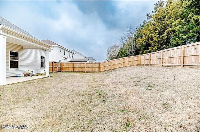 Building Photo - 223 Burnside Dr