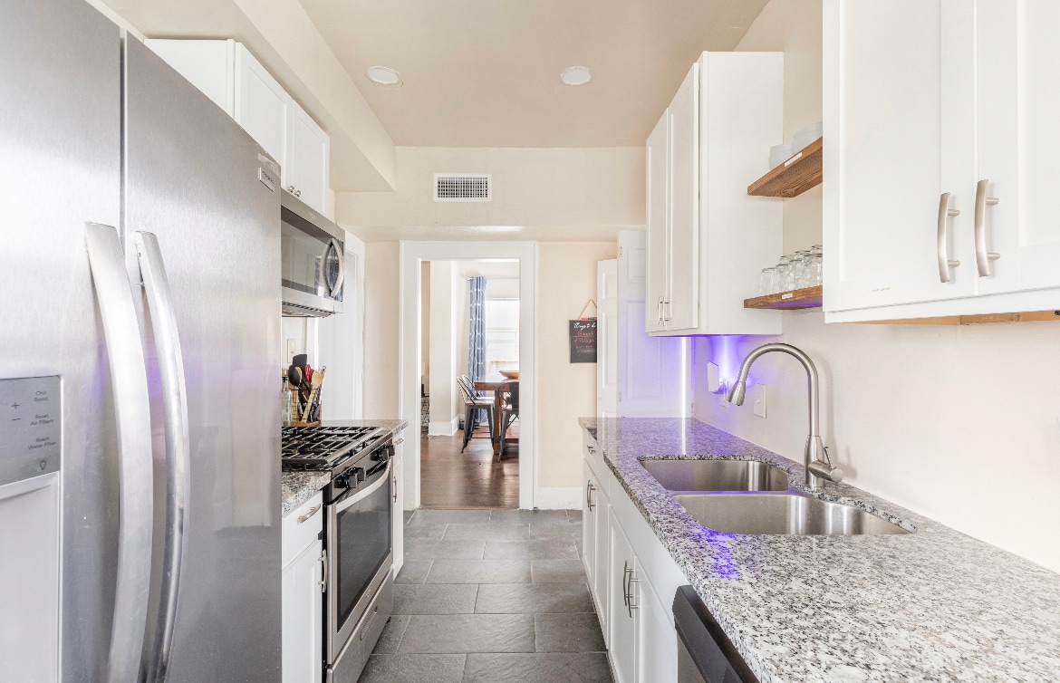 Shared kitchen - 2108 Berry St