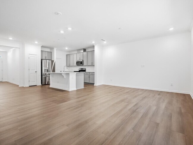 Building Photo - 214 Deercroft Dr
