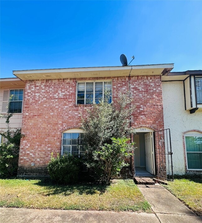 Building Photo - 7285 Chasewood Dr