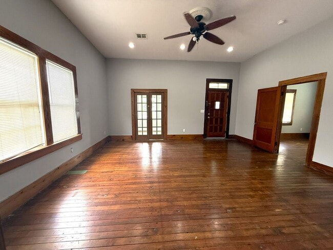 Building Photo - 316 Kirkman St