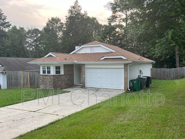 Building Photo - 9007 Vicksburg Rd