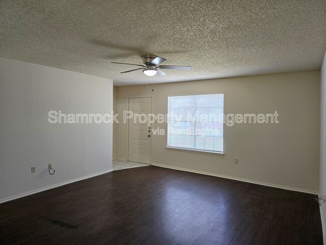 Building Photo - 911 Lancelot Cir
