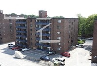 Building Photo - 2bed apartment in Watertown is available in 7/1