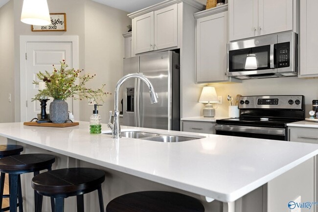 Building Photo - 44 Oak Ridge Pl