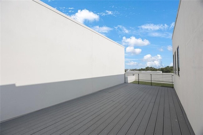 Building Photo - 1330 W Gray St