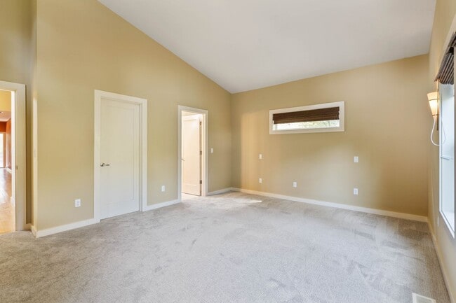 Building Photo - Beautiful 3-bdrm/2.5-bath in Beaumont-Wils...