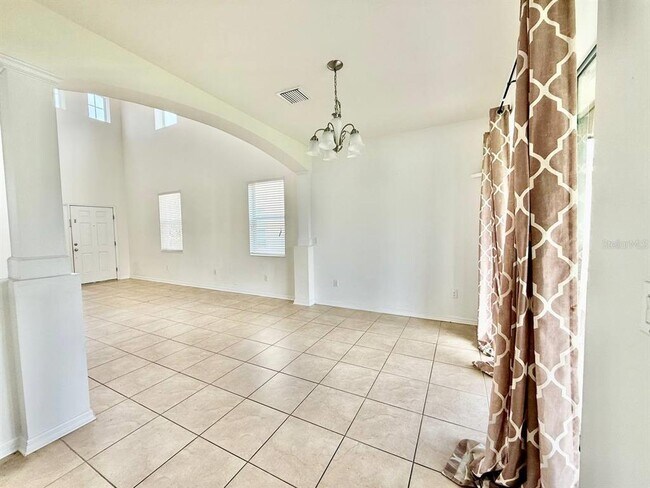 Building Photo - 7127 Nightshade Dr