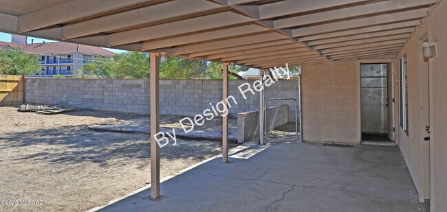 Building Photo - 7230 N Ulene Pl