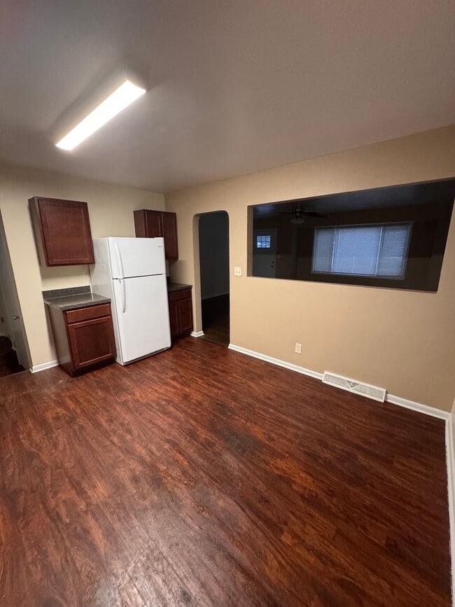 Building Photo - 311 Ventura Dr