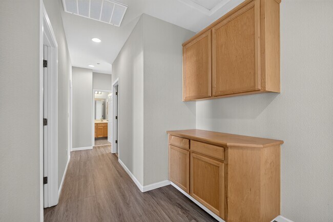 Building Photo - 5858 Hazelwood Cmn