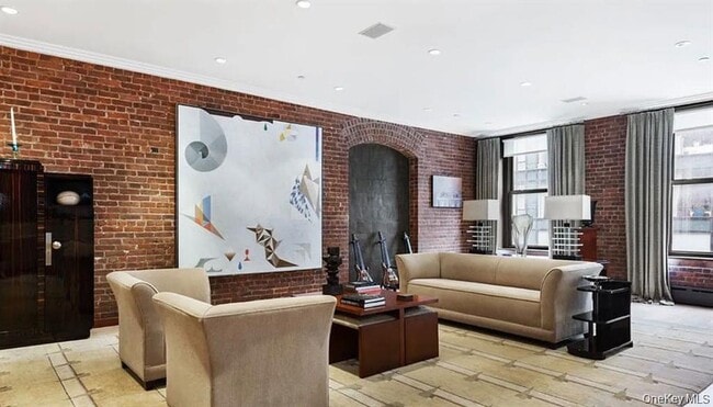 Building Photo - 500 Greenwich St