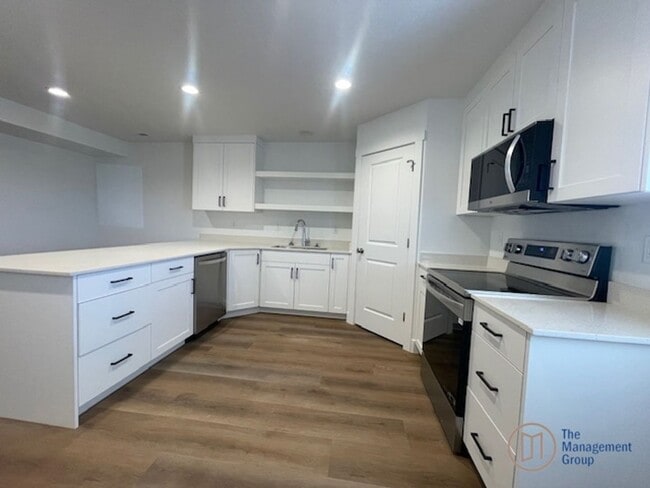 Building Photo - Cedar City Townhome!