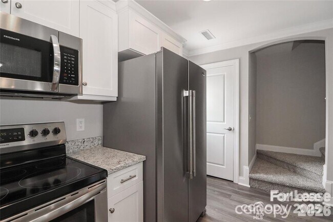 Building Photo - 3967 Newhall Dr NW