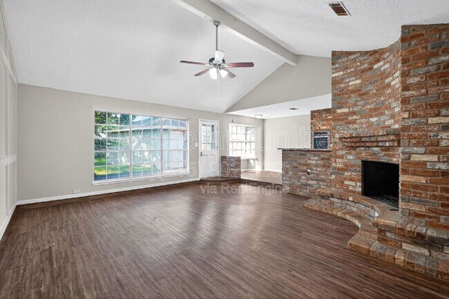 Building Photo - 15707 Lone Tree Dr