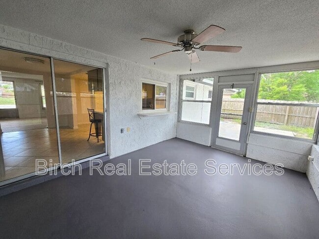 Building Photo - 7435 Live Oak Ln