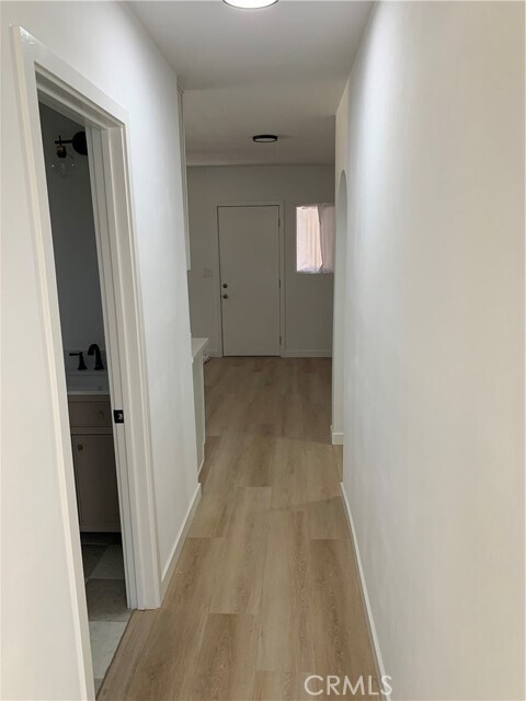 Building Photo - 1209 W 40th Pl